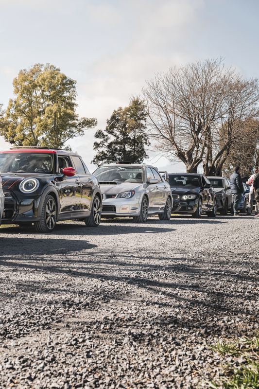 Fila sobre el ripio: Mini JCW, Subaru WRX STI y BMW