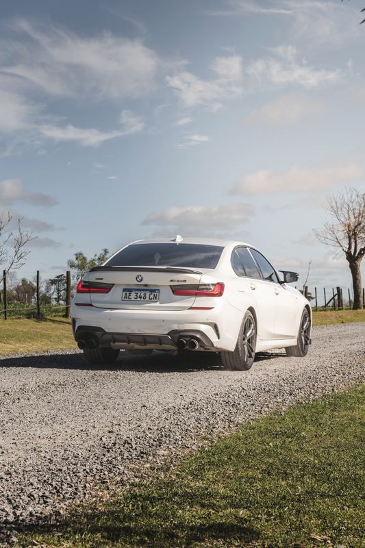 BMW M340i blanco de atrás